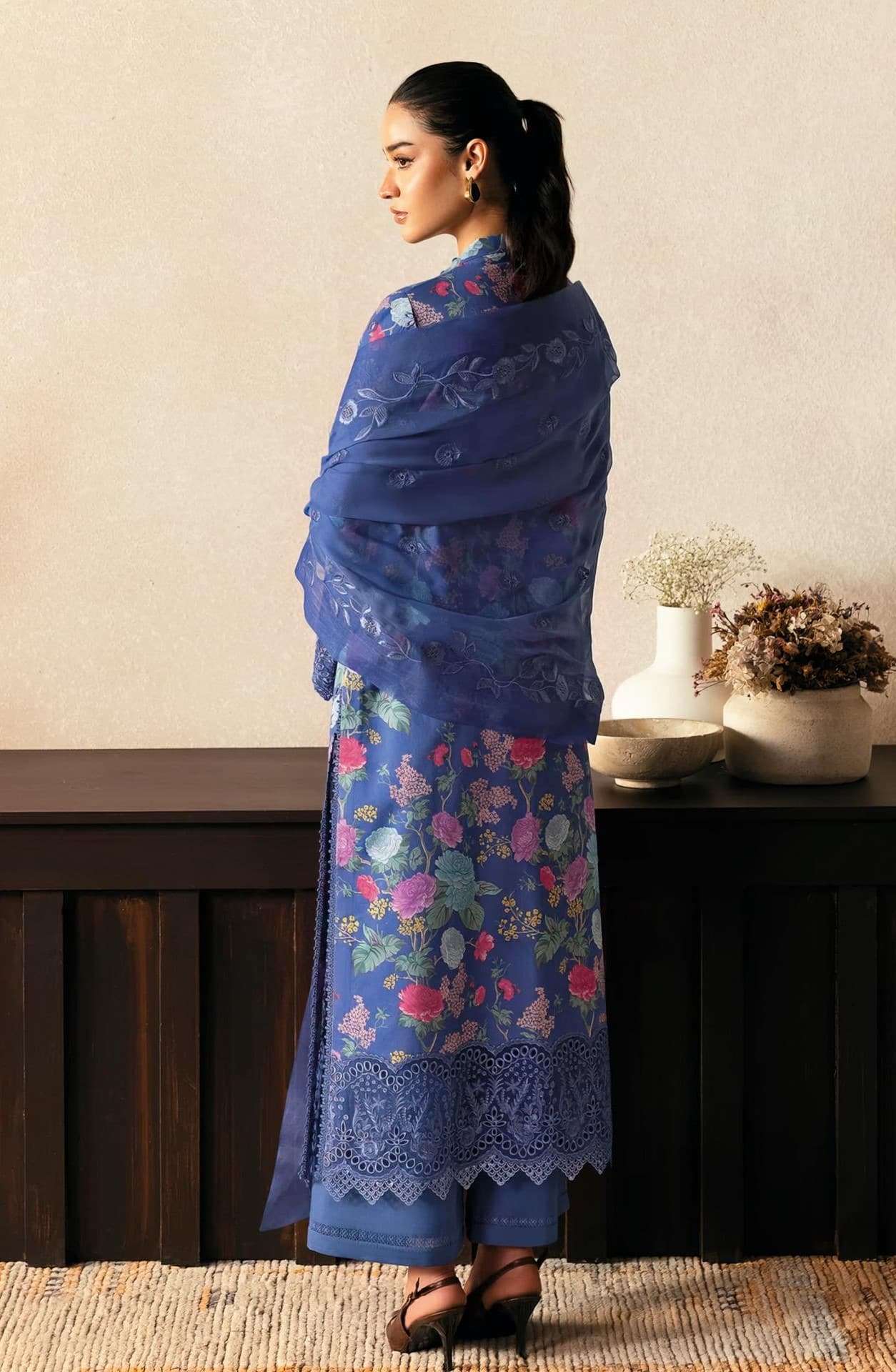 Shree Deepsy Rungrez Chikankari view 6